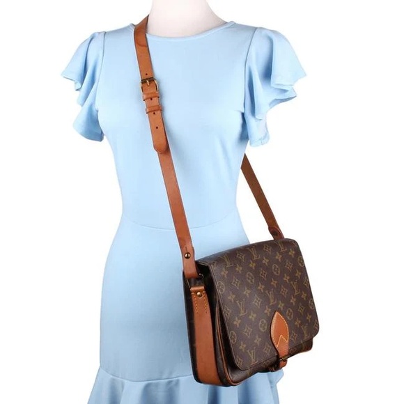 Louis Vuitton Handbags - Authentic Louis Vuitton cartouchiere GM monogram crossbody vintage